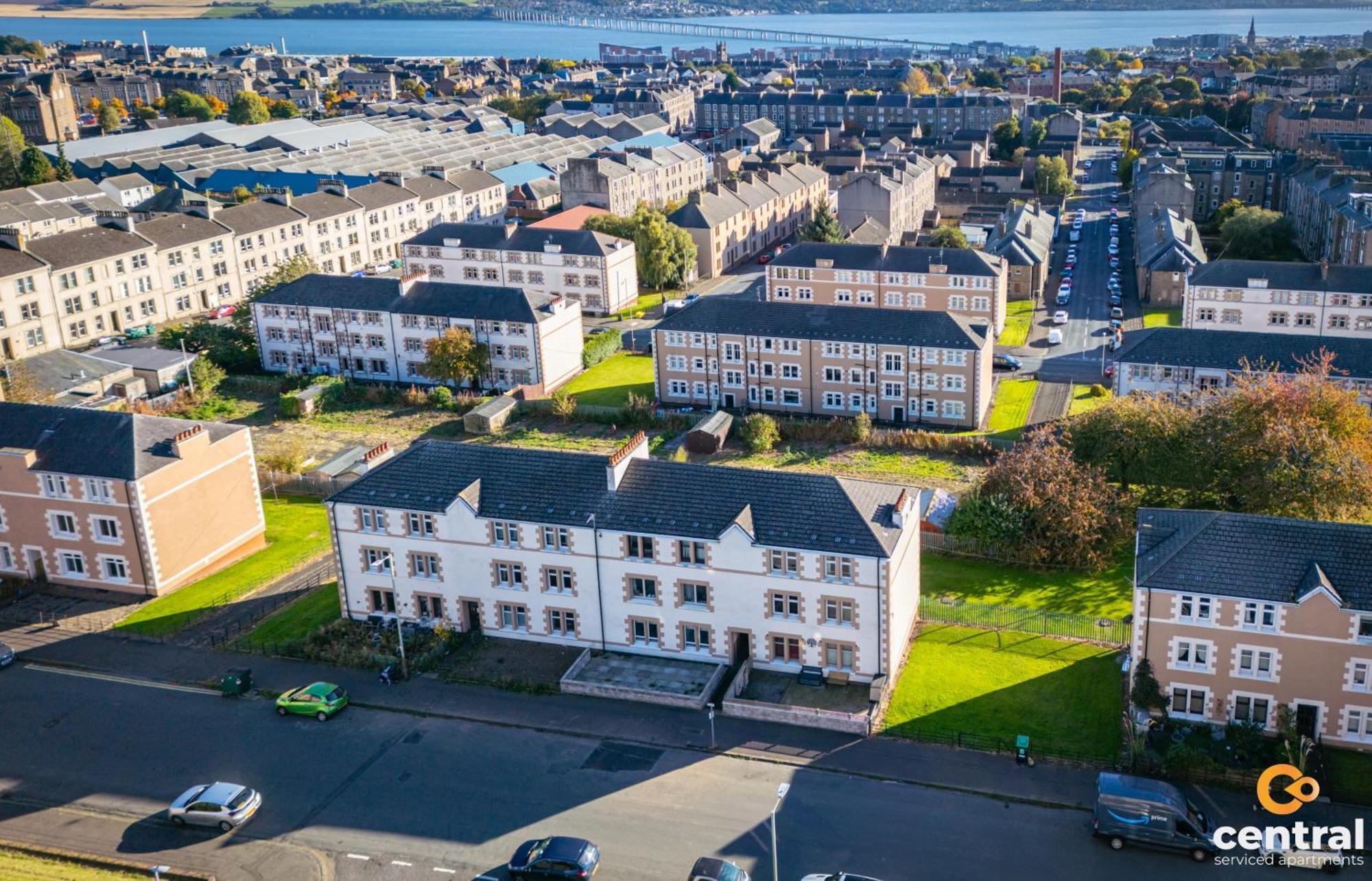 Central Serviced Apartments - 2 Bedroom - Free Street Parking - Fast Wifi - Smart Tvs In All Rooms - Ground Level - Family Neighbourhood - 3 X Double Beds - Heating 24-7 - Trade Stays - Weekly & Monthly Offers Dundee Exteriör bild