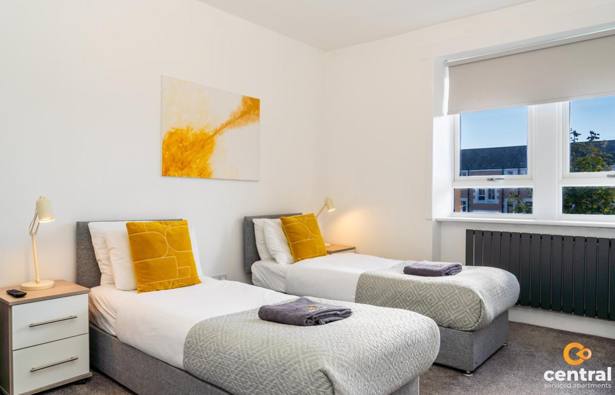 Central Serviced Apartments - 2 Bedroom - Free Street Parking - Fast Wifi - Smart Tvs In All Rooms - Ground Level - Family Neighbourhood - 3 X Double Beds - Heating 24-7 - Trade Stays - Weekly & Monthly Offers Dundee Exteriör bild