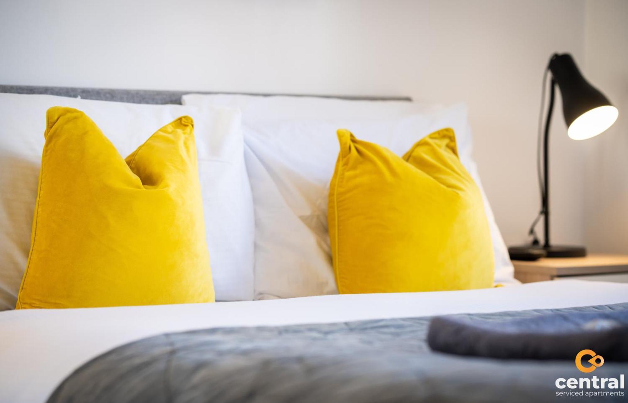 Central Serviced Apartments - 2 Bedroom - Free Street Parking - Fast Wifi - Smart Tvs In All Rooms - Ground Level - Family Neighbourhood - 3 X Double Beds - Heating 24-7 - Trade Stays - Weekly & Monthly Offers Dundee Exteriör bild