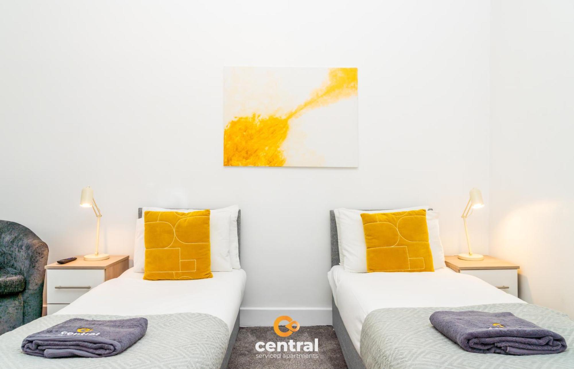 Central Serviced Apartments - 2 Bedroom - Free Street Parking - Fast Wifi - Smart Tvs In All Rooms - Ground Level - Family Neighbourhood - 3 X Double Beds - Heating 24-7 - Trade Stays - Weekly & Monthly Offers Dundee Exteriör bild